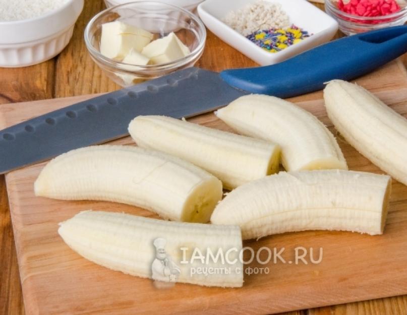 Бананы политые шоколадом. Бананы в белом и темном шоколаде. Легкий десерт «Бананы в белом шоколаде»