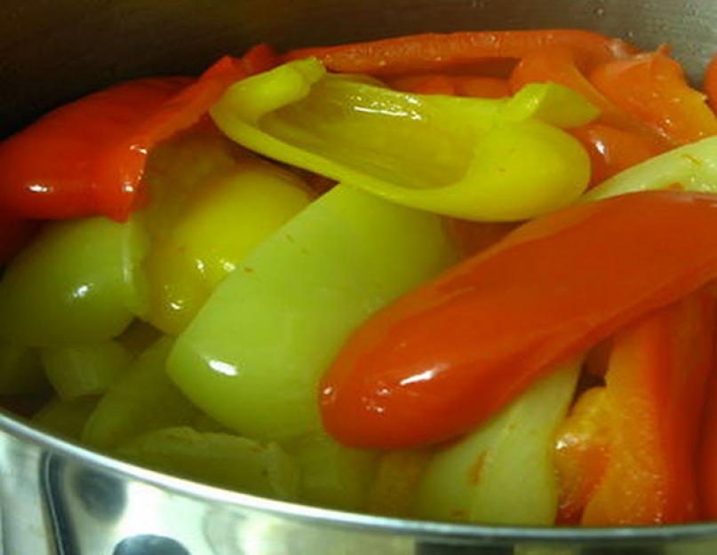 Перец резаный с овощами на зиму рецепты. Как сделать болгарский перец хитом зимнего стола