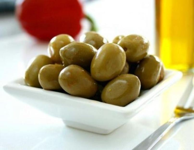 Какого цвета бывают оливки маслины. Маслины и оливки: в чем разница. Из всего урожая оливок, собранных в мире, производят