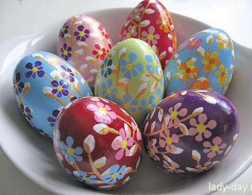 Традиция окрашивания пасхальных яиц: когда начинать. В какие дни красят пасхальные яйца