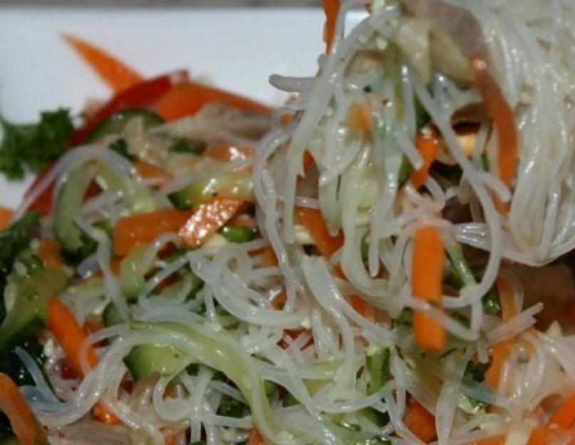 Рецепты салатов из рисовой лапши фунчоза. Салат из фунчозы с овощами