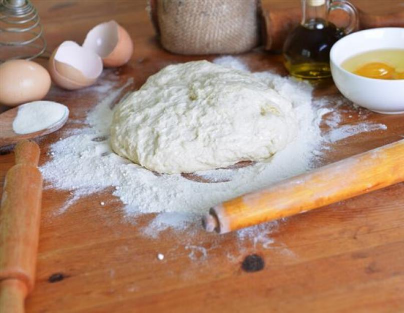 Как сделать пышное дрожжевое тесто для пирожков. Процесс пошагового приготовления. Рецепт приготовления без яиц