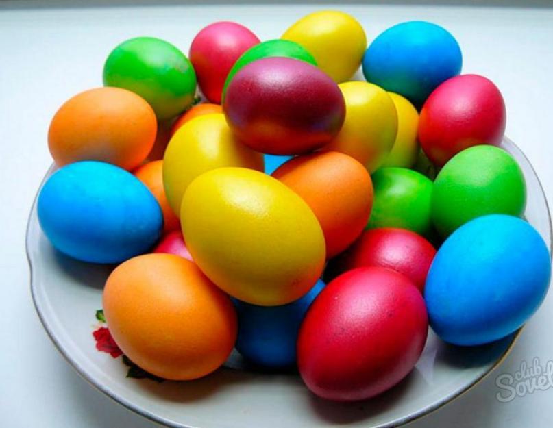Как покрасить яйца в темный цвет. Как покрасить яйца натуральными красителями. Другие натуральные пищевые красители для яиц