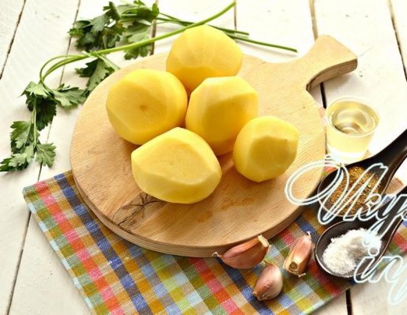 Как сделать поджаристую картошку в духовке. Хрустящая картошка в духовке: рецепт приготовления с фото, ингредиенты, приправы, калорийность, советы и рекомендации. Целые картофелины с чесноком