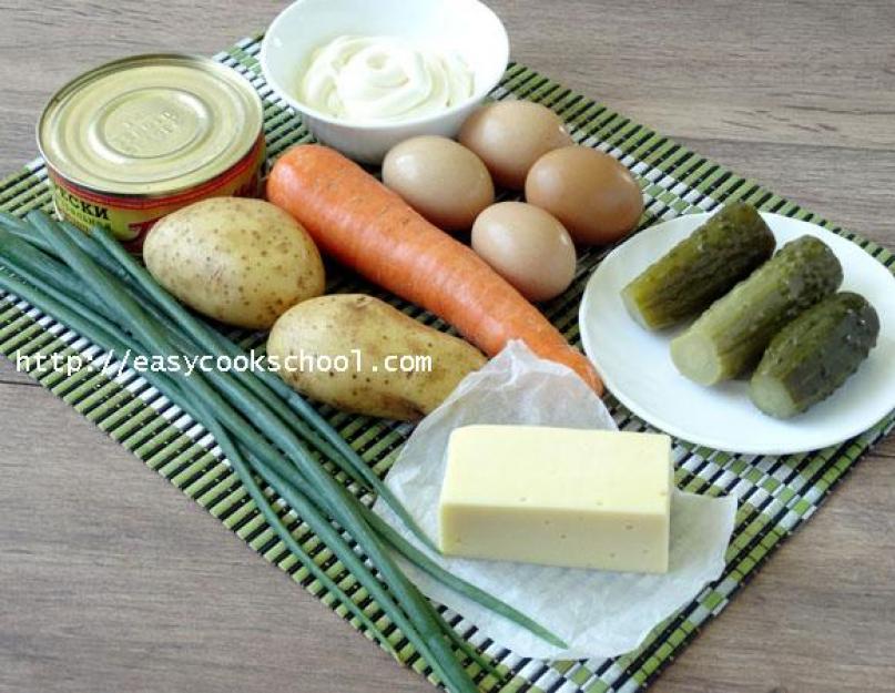 Слоеный салат с печенью трески: подбор ингредиентов и рецепты. Салат с печенью трески: очень вкусный рецепт с фото