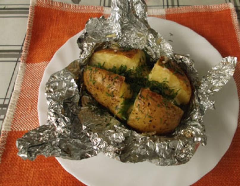 Рецепт запеченной картошки в фольге с начинкой. Картофель, запеченный в фольге