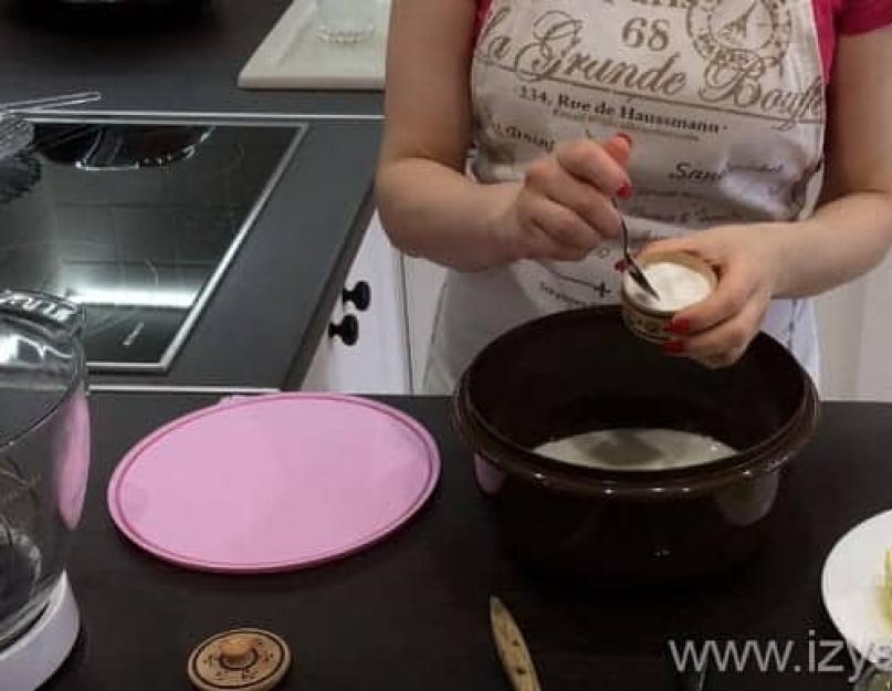 Слоеное тесто рецепт бездрожжевое выпечка рогалики. Рецепт: Слоеные рогалики - из домашнего слоеного теста, с вишней