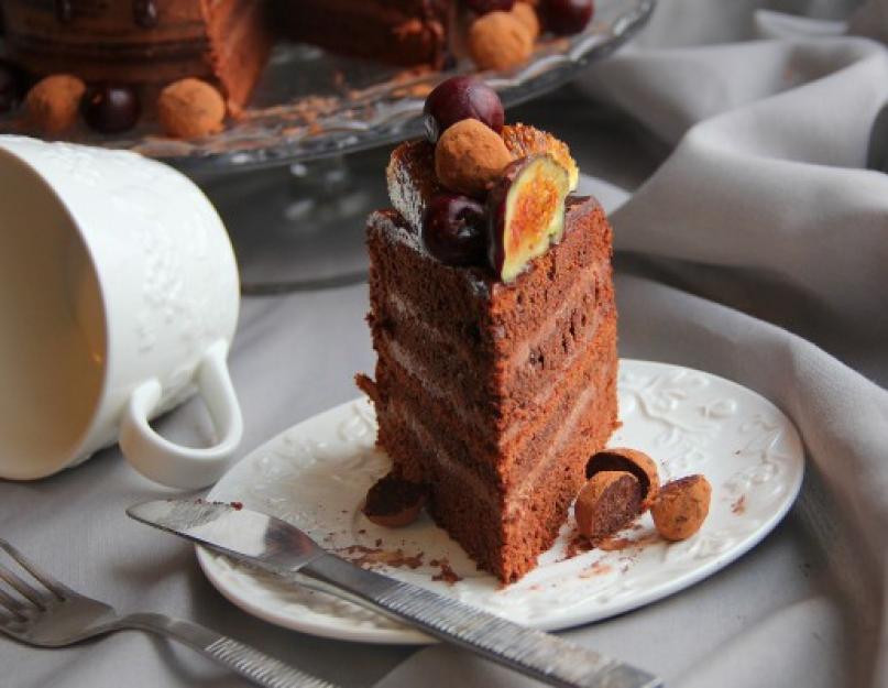 Gâteau éponge en mousseline de chocolat.  Génoise moelleuse au chocolat : moelleuse et très riche