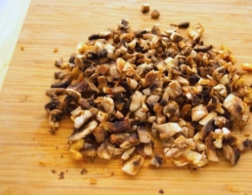 Грибной соус из сушеных грибов со сливками. Особенности приготовления соуса. Вариант грибного соуса из сухих молотых грибов со сметаной