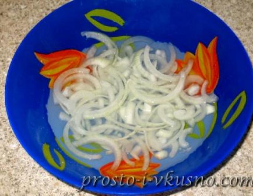 Салат с тунцом и свежими овощами рецепт. Легкий салат с тунцом, яйцом и овощами. Из свежего тунца