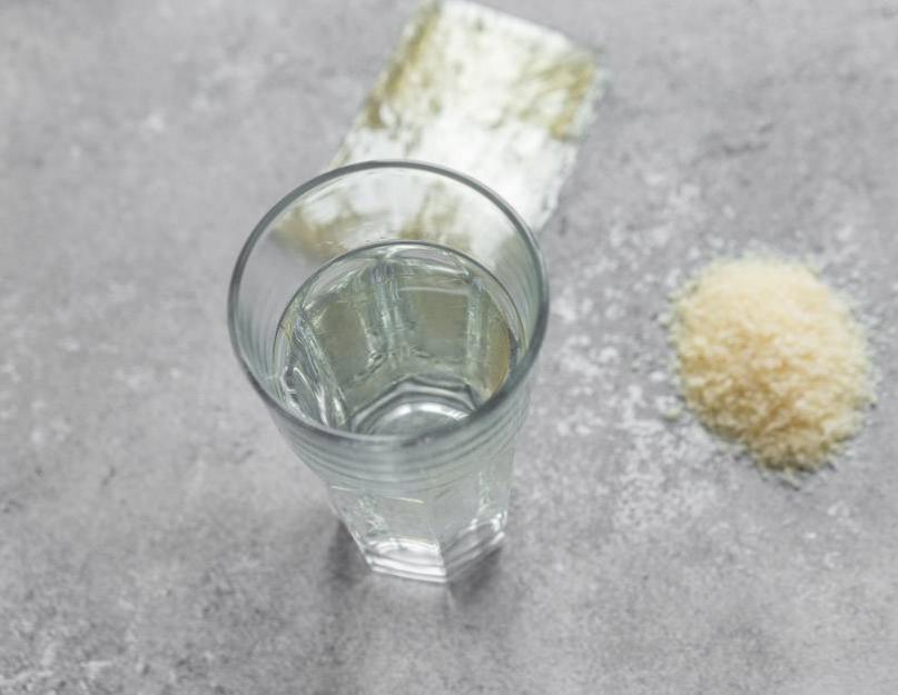 Gelées, mousses.  Pour préparer un délicat dessert à la crème sure avec de la gélatine, vous aurez besoin