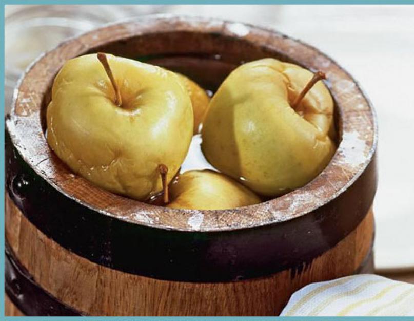 Моченые яблоки с соломой. Простой рецепт моченых яблок. Яблоки моченые Белый налив