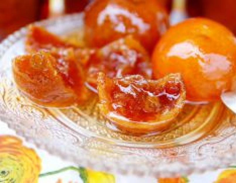 La confiture de mandarine en tranches sera délicieuse.  Confiture de mandarine à base d'agrumes entiers.  Confiture d'écorces de mandarine