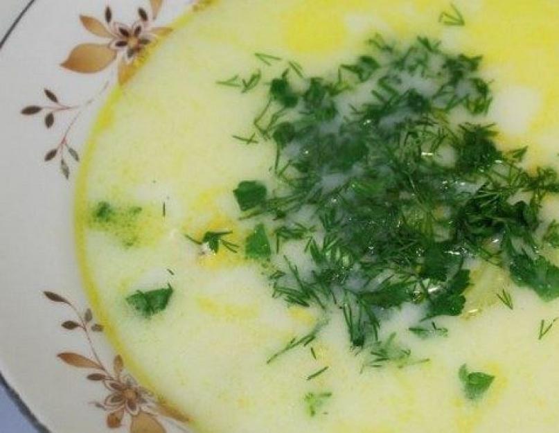 Soupe au fromage et au poulet - simple, rapide et nutritive.  Soupe au fromage à la crème et au poulet