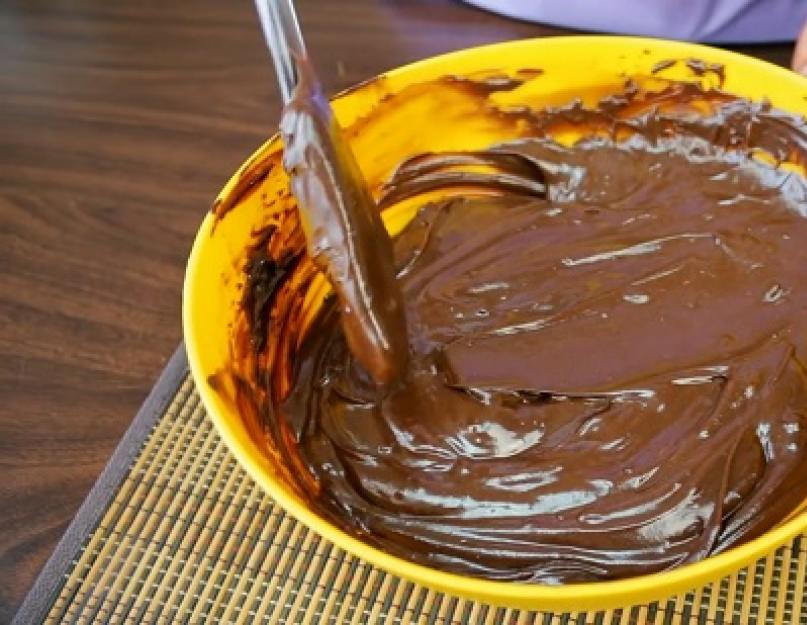 Покрыть торт шоколадным ганашем. Крем-ганаш из белого шоколада для покрытия торта