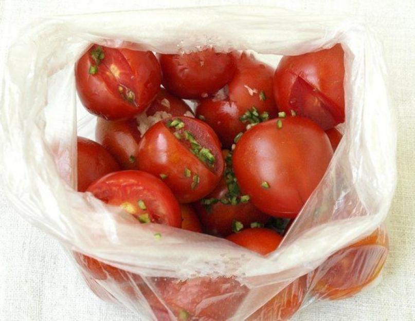 Как приготовить малосольные помидоры в кастрюле. Малосольные помидоры быстрого приготовления (в кастрюле)
