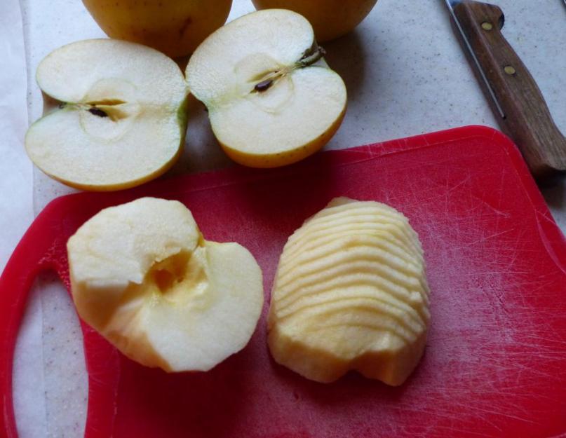 Шарлотка из слоеного теста с яблоками: пошаговое описание рецепта с фото, особенности приготовления. Шарлотка из слоеного теста с яблоками рецепт