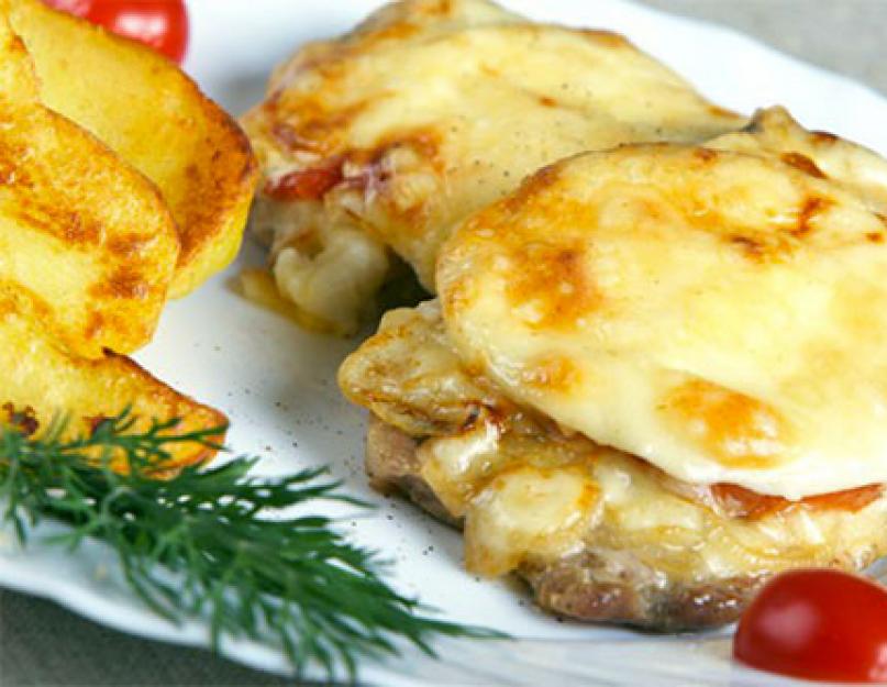 Мясо с картошкой в духовке без сыра. Картофель запеченный в духовке с сыром и мясом. Для его приготовления нам понадобится