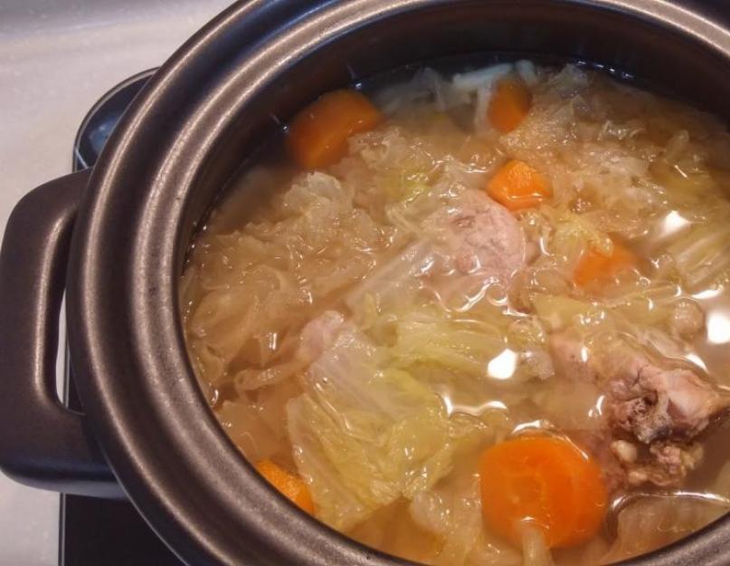 Soupe de côtes de veau.  Bouillon de côtes levées