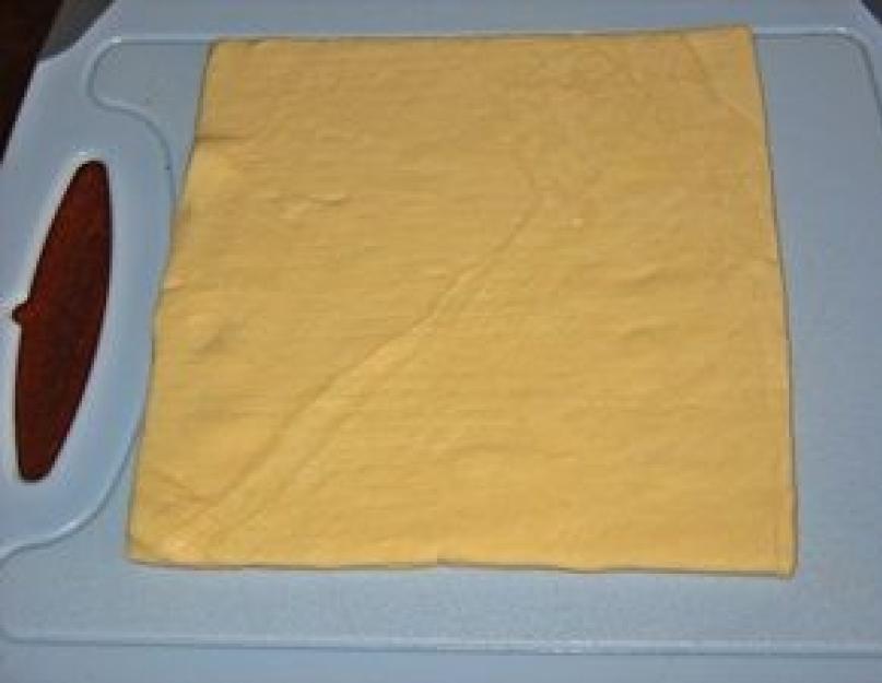 Пирожки яблоками в духовке слоеное тесто. Как испечь яблочные слойки из слоеного теста