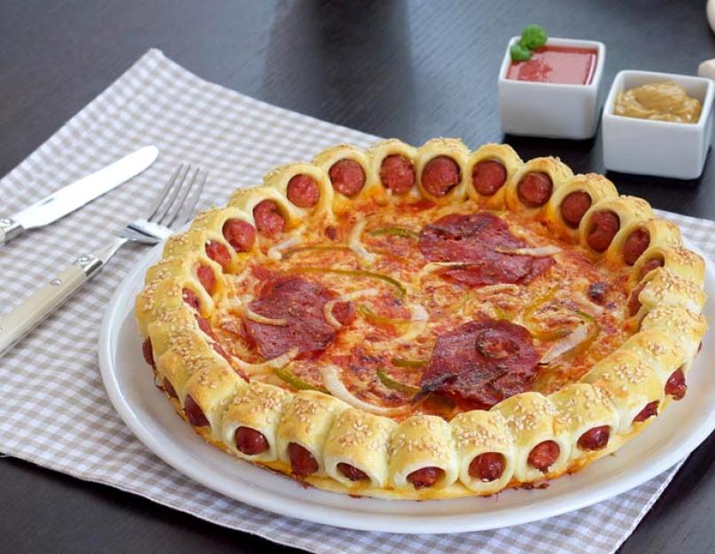 Начинка для пиццы с сосиской. Пицца на сковороде с сосисками и сыром на скорую руку