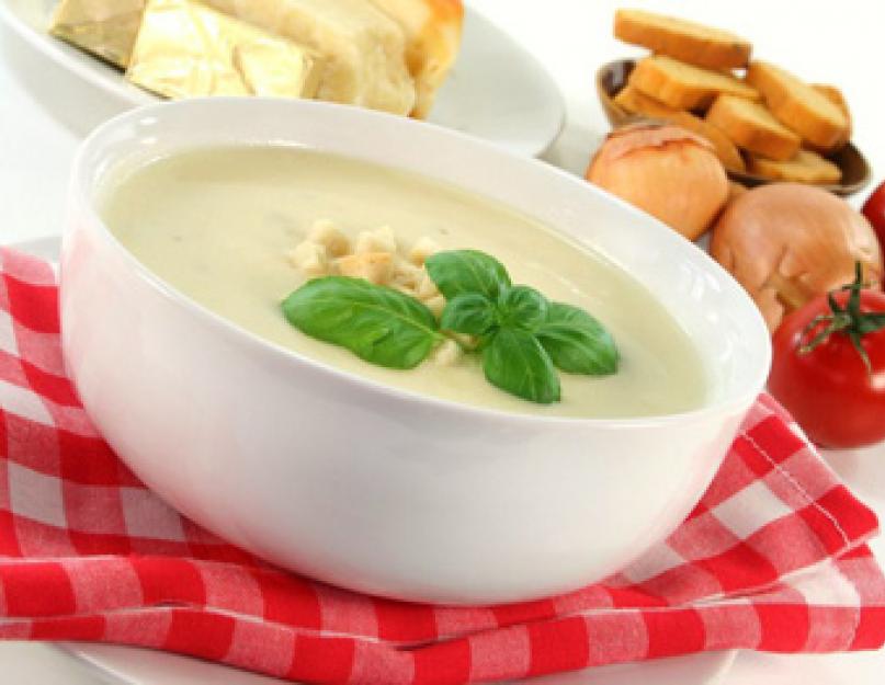 Крем суп с плавленным сыром и грибами. Сливочный суп с грибами и с плавленным сыром.