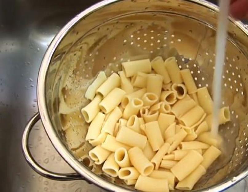 Макароны готовить легко. Как правильно варить макароны - рецепт с фото. Правила как варить макаронные изделия