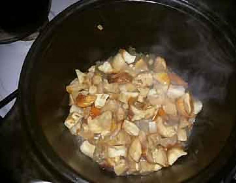 Салат из курицы ананасов грибов. Салаты с курицей ананасом и грибами. Общие принципы приготовления