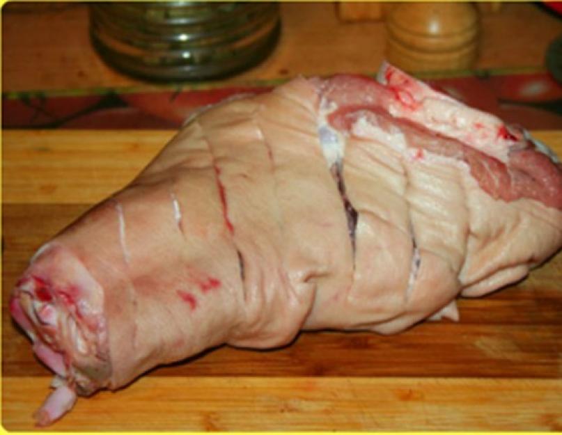 برای گوشت ژله ای چه ادویه هایی لازم است؟  مدت زمان پخت گوشت ژله ای: نکات، دستور العمل ها.  گوشت ژله ای جشن تهیه شده از سه نوع گوشت