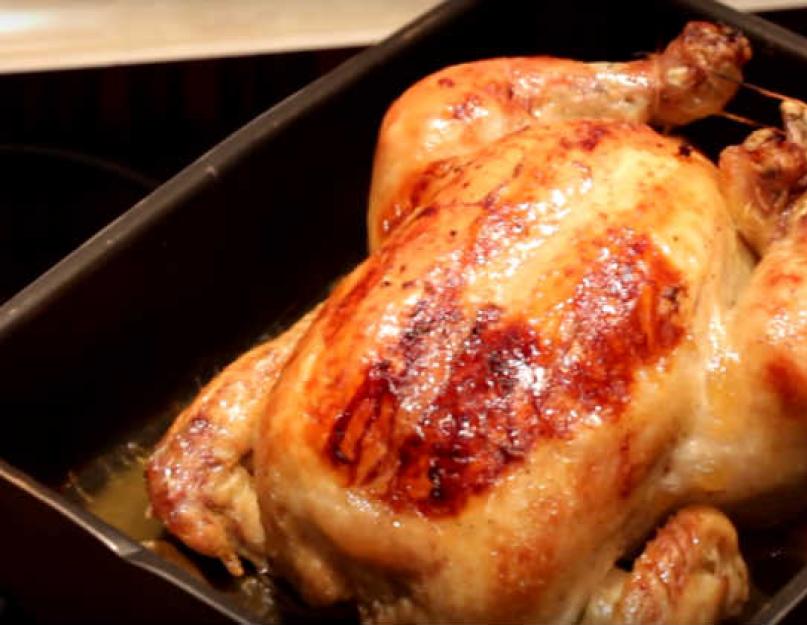 Как приготовить курицу в духовке с румяной корочкой. Курица в духовке целиком с хрустящей корочкой. Как пожарить курицу с картошкой