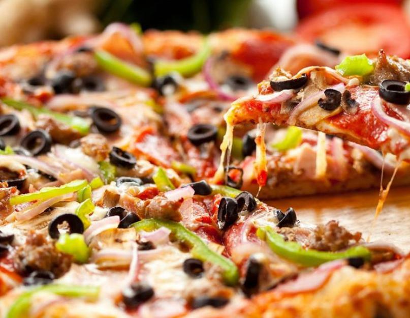 Polaris удаан агшаагчаар пицца хэрхэн яаж хоол хийх вэ.  Удаан агшаагчтай пицца - зурагтай жор.  Хэрхэн хурдан амттай зуурсан гурил хоол хийх вэ.  Удаан агшаагчаар битүү пицца
