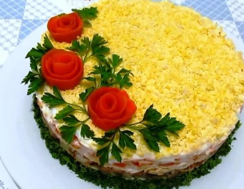 Салат «Мимоза» со сливочным маслом и сыром. Пошаговый рецепт с фото. Салат Мимоза — классический, вкусный салат с рыбными консервами. Пошаговые рецепты