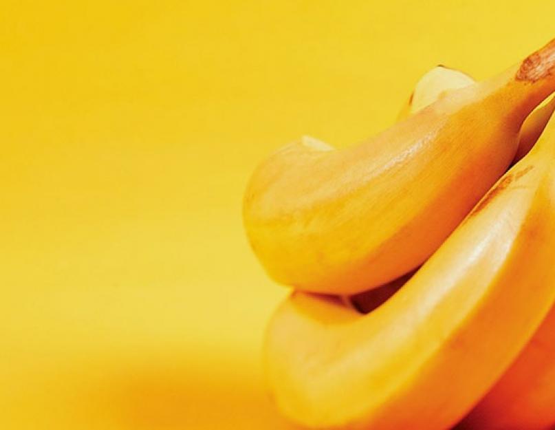 Чем полезны бананы. Шоколадно-банановый смузи с миндальным маслом. Бананы успокаивают менструальные боли