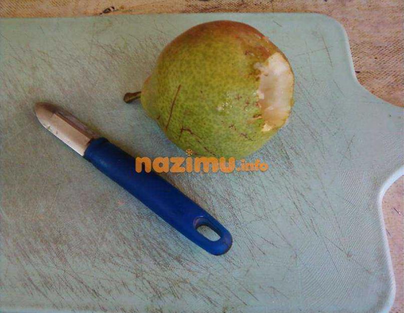 Comment faire bouillir des poires au sirop pour l'hiver.  Poires au caramel en moitiés de sirop - une couche de fruits pour le gâteau