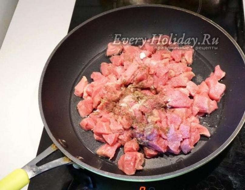 Капуста с мясом в кастрюле. Рецепт капусты с мясом и картошкой в духовке