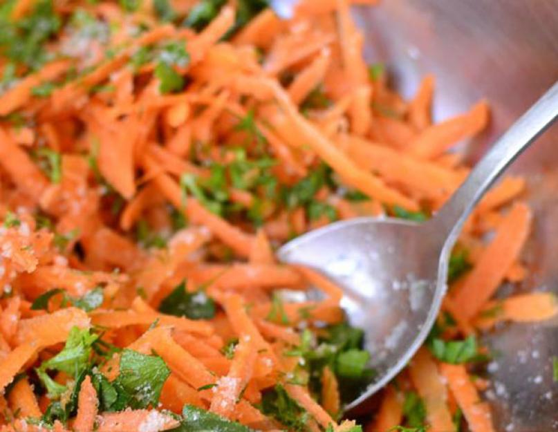 Tranches de carottes pour l'hiver.  Vinaigrette de carottes et d'oignons pour soupes : une recette pour l'hiver.  Comment mariner des carottes en bocaux