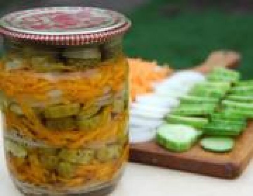 Que faire avec des concombres en salade pour l'hiver.  Salade de concombre pour l'hiver avec ajout de carottes.  Salade de concombre « La joie du jardinier ».