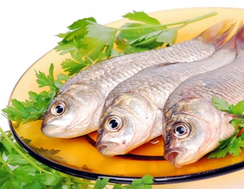 Караси в духовке - речная рыбка с хрустящей корочкой. Как меняется показатель калорийности карася в ходе приготовления