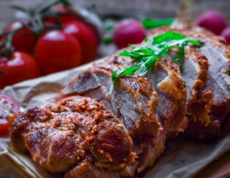 Viande juteuse cuite au four.  Comment cuire rapidement et sans tracas une viande cuite au four ?  Porc en papillote à la crème sure