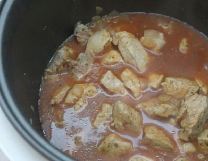 Que cuisiner à partir de pulpe de porc.  Recette pour rôtir de la viande dans une sauce soja au miel.  Comment préparer facilement un délicieux goulasch de porc