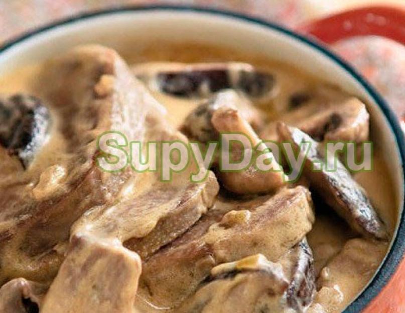 Dans quel bouillon faire cuire la soupe aux champignons.  Soupe aux champignons avec recette de viande.  Version maigre de la soupe aux champignons