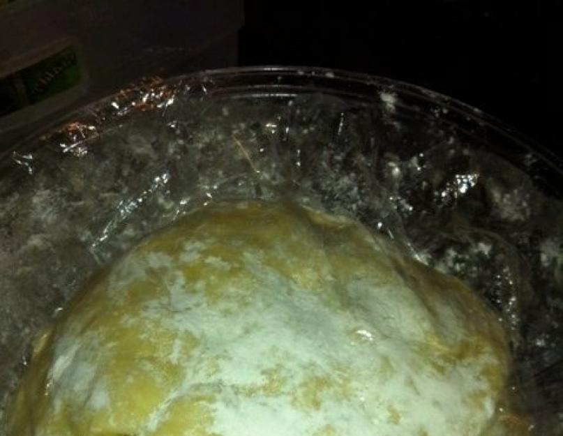 Приготовление пирожков с щавелем в духовке. Рецепт пирожков со щавелем из слоеного теста. Ингредиенты. Классическая начинка из щавеля с сахаром