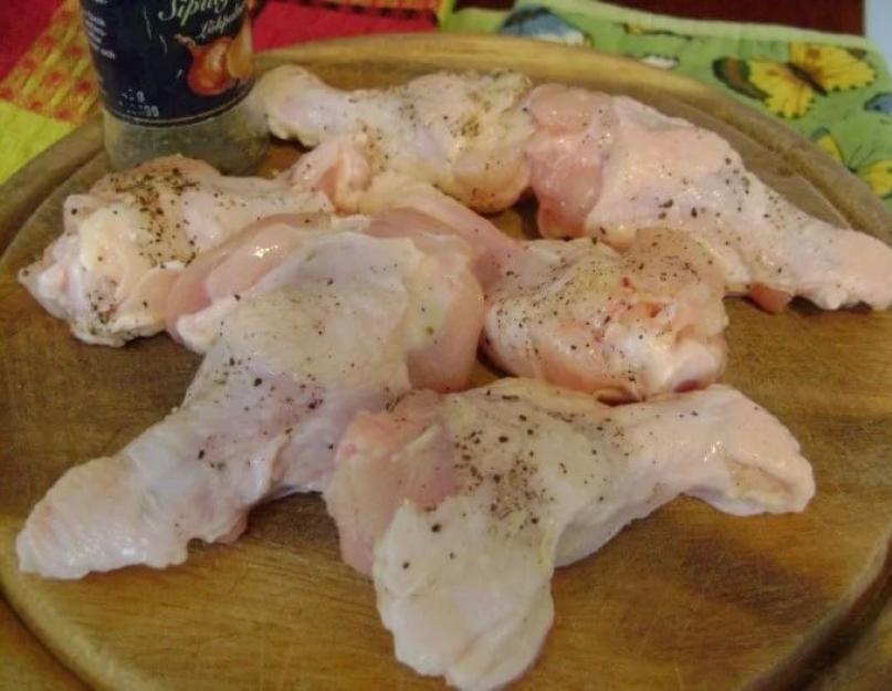 Как приготовить маринованную курицу в духовке. А теперь предлагаем три варианта вкусного маринада для курицы в духовке. Как замариновать курицу для шашлыка