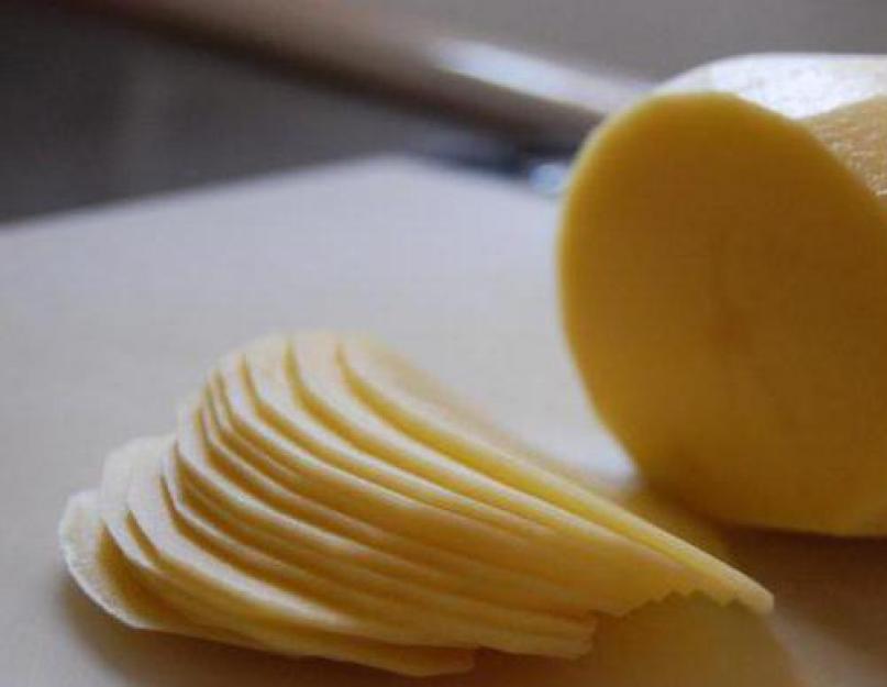 איך לבשל פאי תפוחי אדמה.  פשטידות עם תפוחי אדמה נאים.  מתכון מהיר לפשטידת תפוחי אדמה