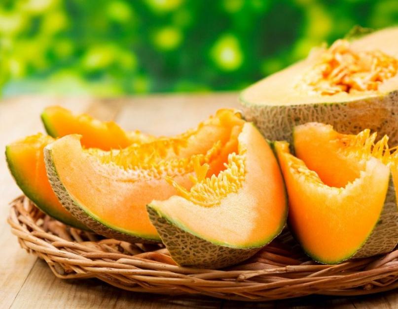 Une plante de la famille des citrouilles du genre concombre, ou qu'est-ce que le melon.  Comment s'appelle un fruit de melon : une baie, un légume ou un fruit ?