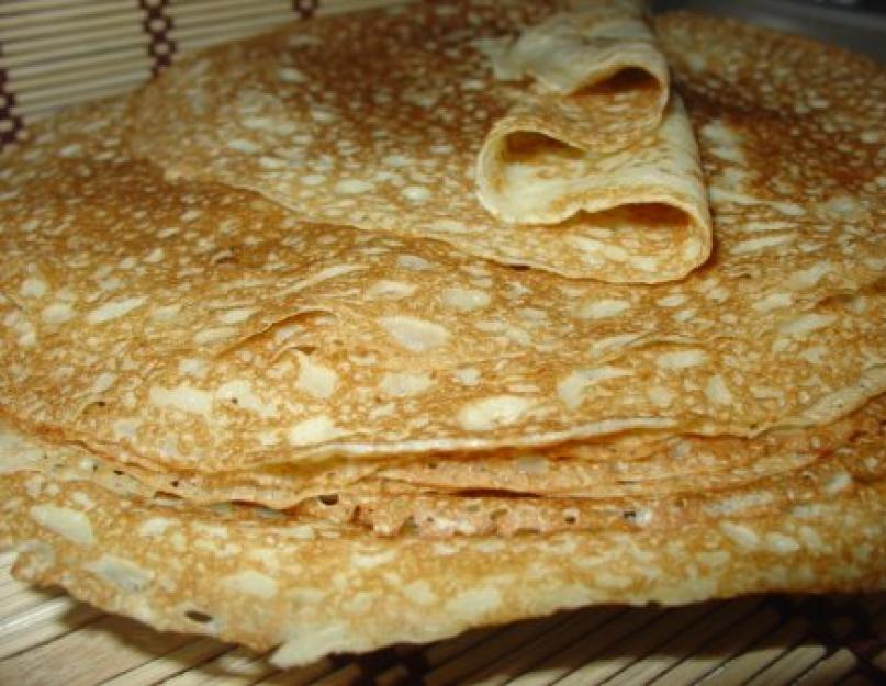 Comment faire des crêpes fines au kéfir.  Préparez de fines crêpes au kéfir trouées.  Crêpes épaisses et moelleuses à base de levure fraîche et de kéfir