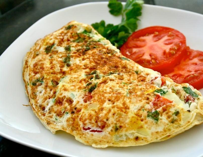 Paano gumawa ng malambot na omelette sa isang kawali