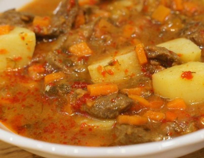 Картофельное рагу с овощами рецепт. Рагу с кабачками и картошкой. Овощное рагу со свежей капустой и картошкой