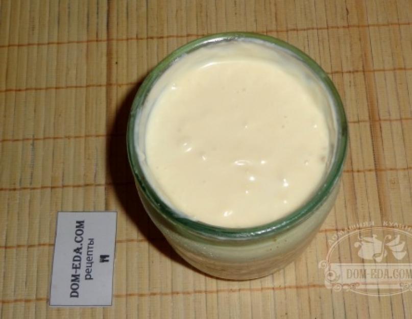 Préparez du beurre de lait maison.  Beurre maison à base de crème naturelle