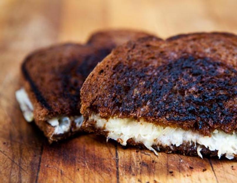 Бутерброды из черного хлеба с сыром. Видео: горячие бутерброды со шпротами. Праздничные тосты с печенью трески в виде елочки